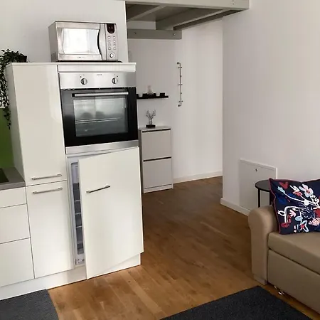 Tolle Zentrale Stadtwohnung In Berlin-weissensee-prenzlauer Berg *