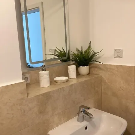 Апартаменты Tolle Zentrale Stadtwohnung In Berlin-weissensee-prenzlauer Berg Берлин