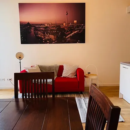 Tolle Zentrale Stadtwohnung In Berlin-weissensee-prenzlauer Berg Apartment *