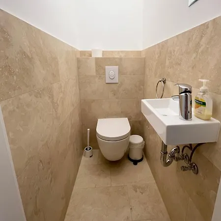 Tolle Zentrale Stadtwohnung In Berlin-weissensee-prenzlauer Berg