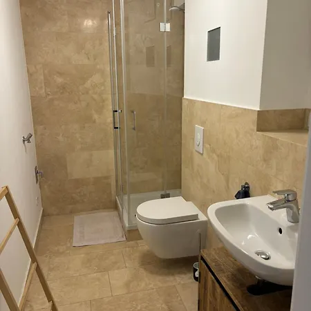 Tolle Zentrale Stadtwohnung In Berlin-weissensee-prenzlauer Berg Апартаменты Берлин