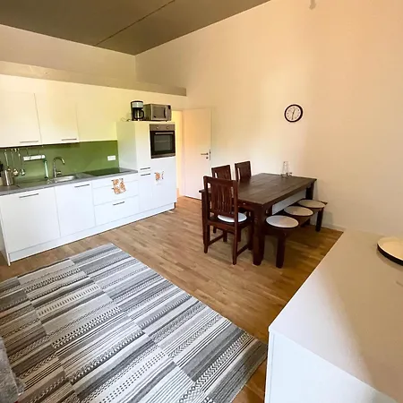 Tolle Zentrale Stadtwohnung In Berlin-weissensee-prenzlauer Berg Apartment *