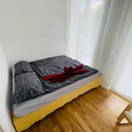 Апартаменты Tolle Zentrale Stadtwohnung In Berlin-weissensee-prenzlauer Berg *