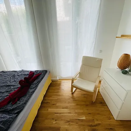Apartment Tolle Zentrale Stadtwohnung In Berlin-weissensee-prenzlauer Berg