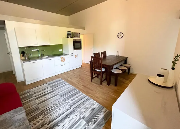 Tolle Zentrale Stadtwohnung In Berlin-weissensee-prenzlauer Berg 아파트 *